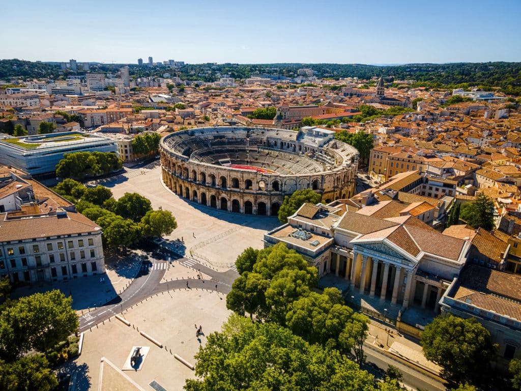 nîmes